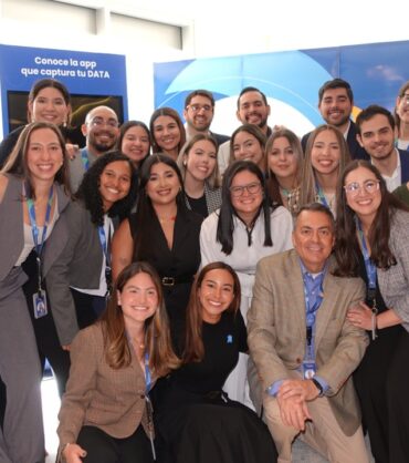 Parte del equipo de Atenas Grupo Consultor en el lanzamiento de Traditional Access