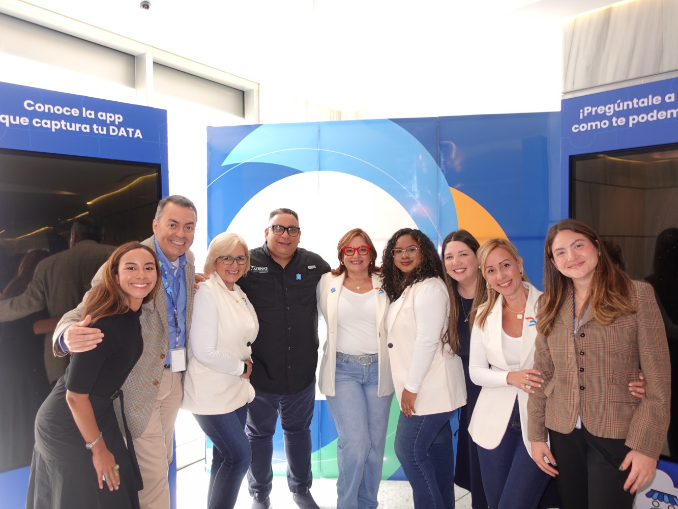 Parte del equipo de Atenas Grupo Consultor en el lanzamiento de Traditional Access